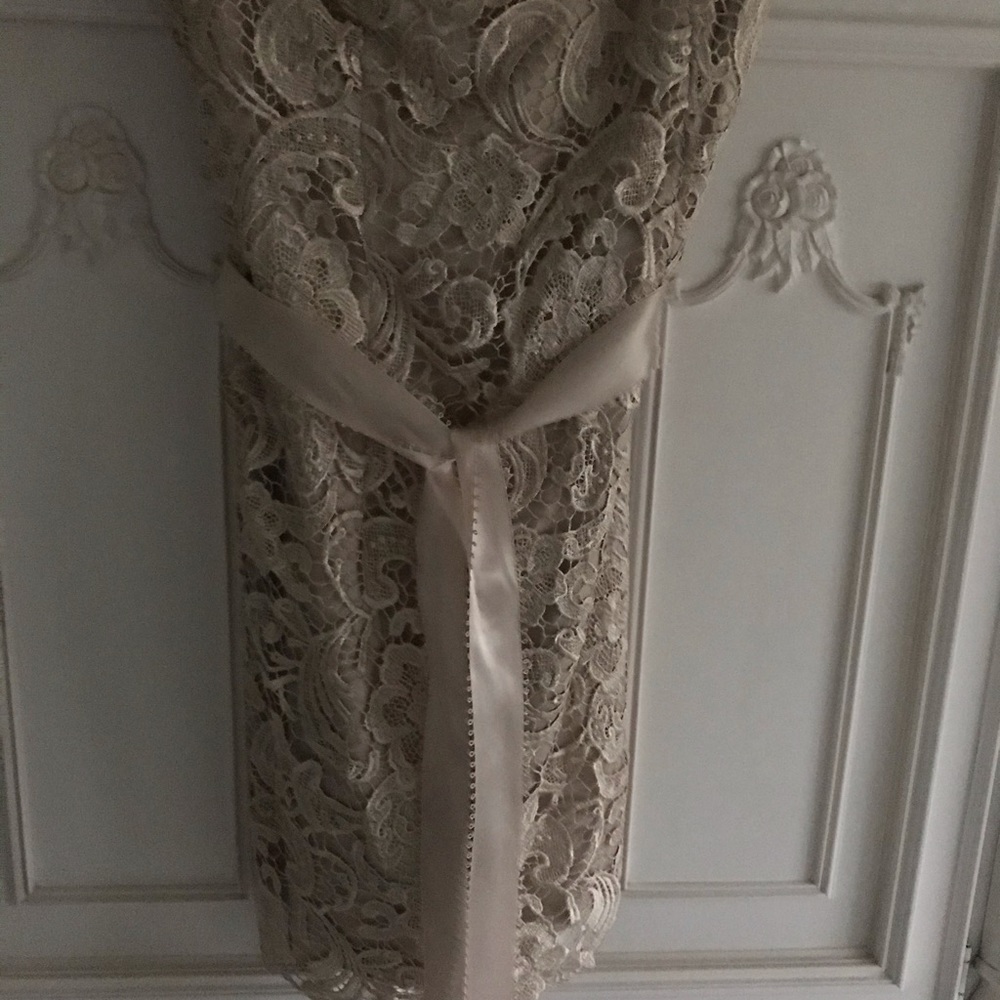 Women’s Elegant Lace Cocktail Dress - Caché Size 6